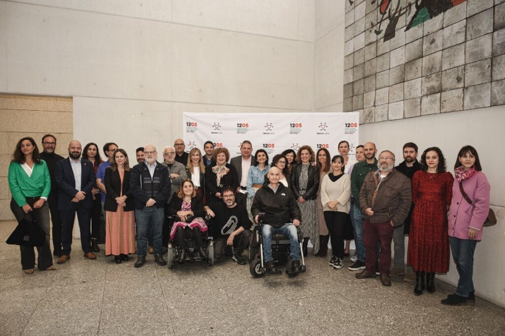 personas celebrando dia-tercer-sector-social-6-5-25